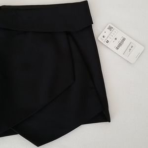 NWT Zara Basics Black Skort M